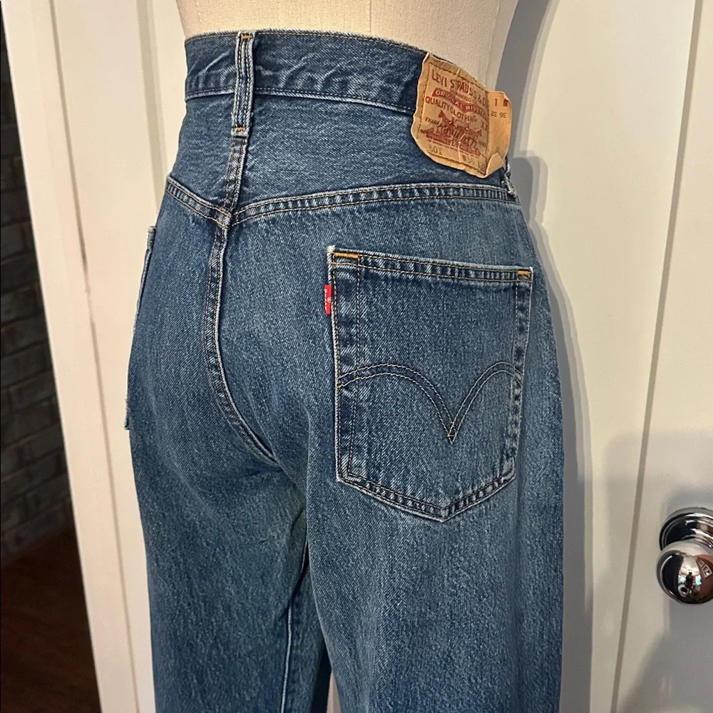 Levi's Men’s 501 straight Leg 36/32 cotton button fly denim blue Jeans